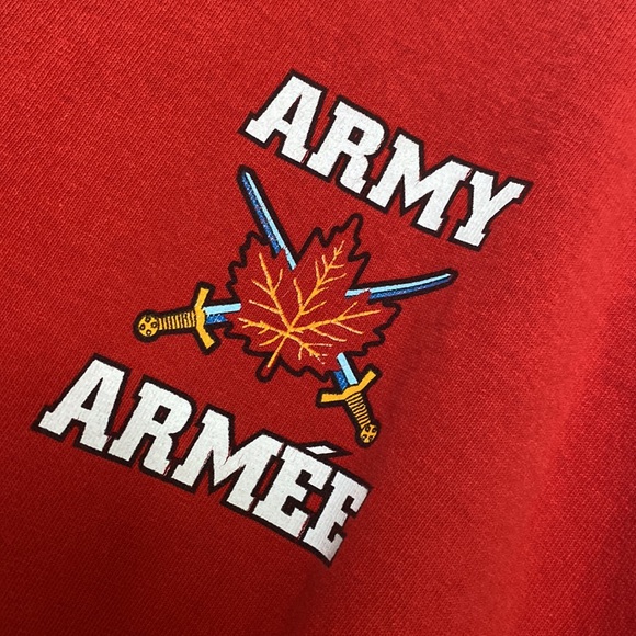 Canadian Army Graphic T-shirt Men XL Red Swords Maple Leaf Oversized Military - Picture 5 of 10
